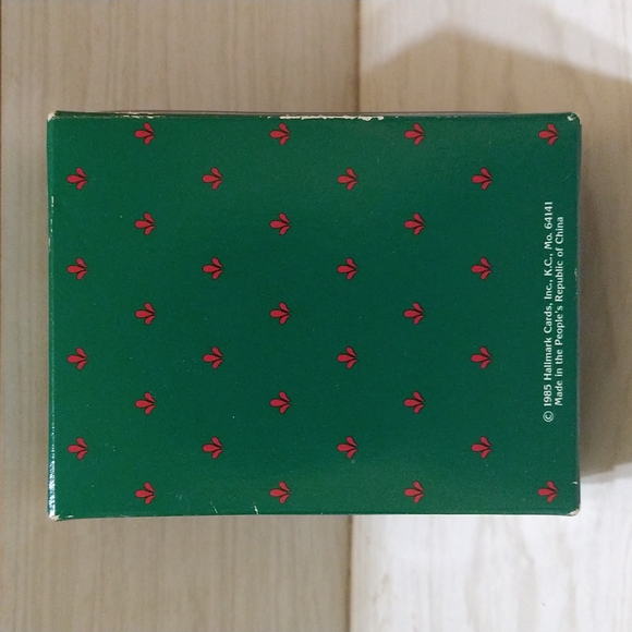 Vintage 1985 Hallmark Thimble Santa Collector's Series Ornament #8 - Picture 2 of 3